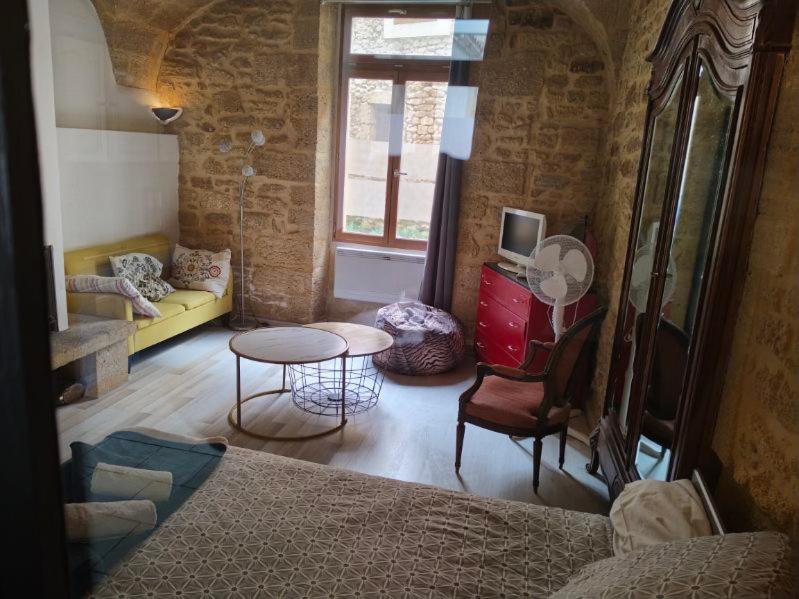 Studio Proche Pont Du Gard Remoulins Exterior photo
